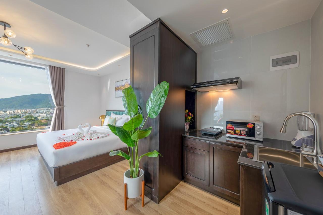 Cordial Grand Hotel Da Nang Beach - Infinity Rooftop Pool Exterior photo