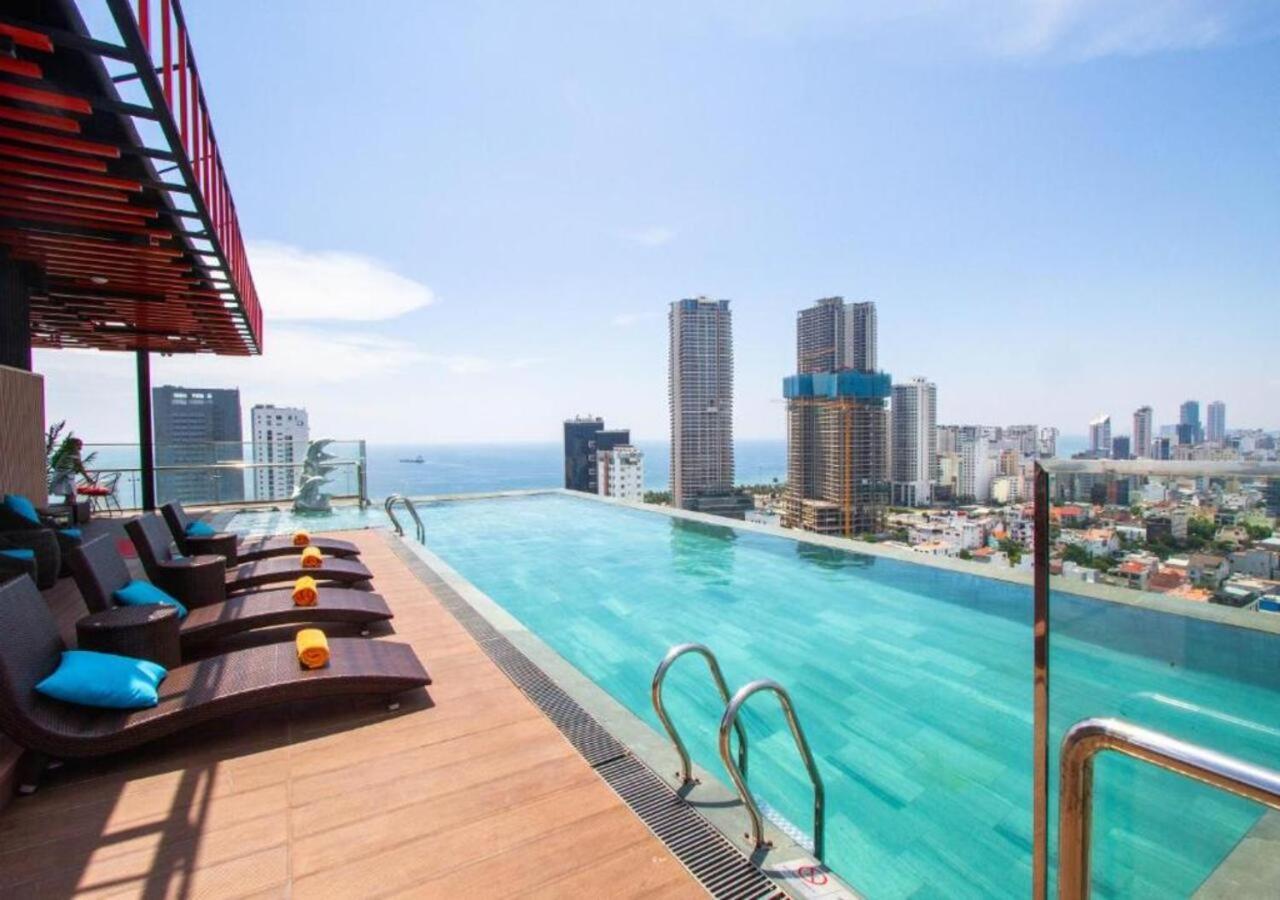 Cordial Grand Hotel Da Nang Beach - Infinity Rooftop Pool Exterior photo